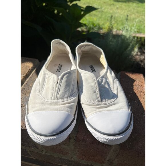 Women White & Navy  Slip On Converses— Size 6 - Picture 2 of 11